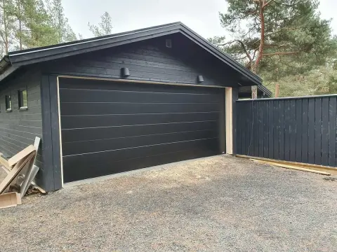 Byta garageport? Välj rätt port, kostnad & ROT-avdrag – Din guide