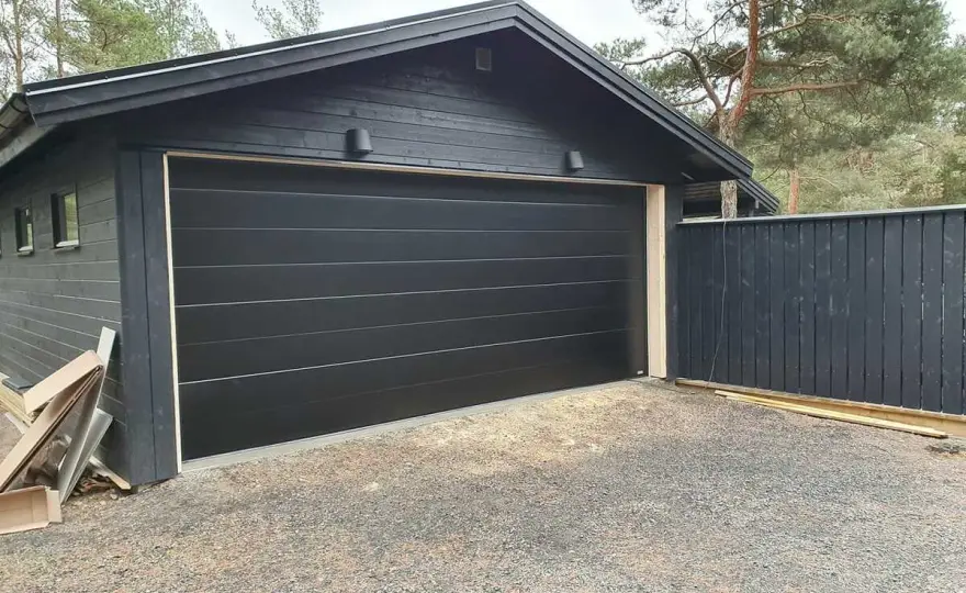 Byta garageport? Välj rätt port, kostnad & ROT-avdrag – Din guide